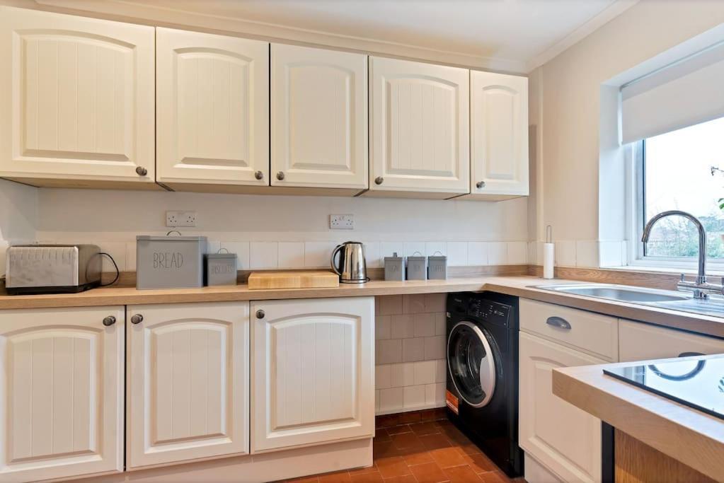 Вилла Cosy House Rural Setting Lickey End Экстерьер фото