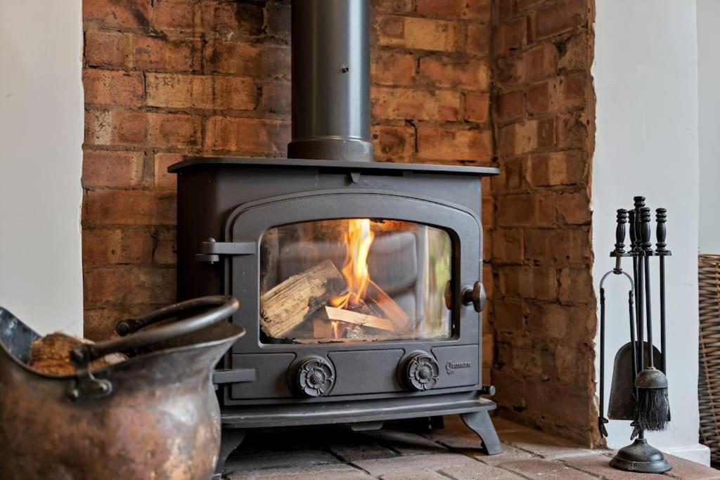Вилла Cosy House Rural Setting Lickey End Экстерьер фото